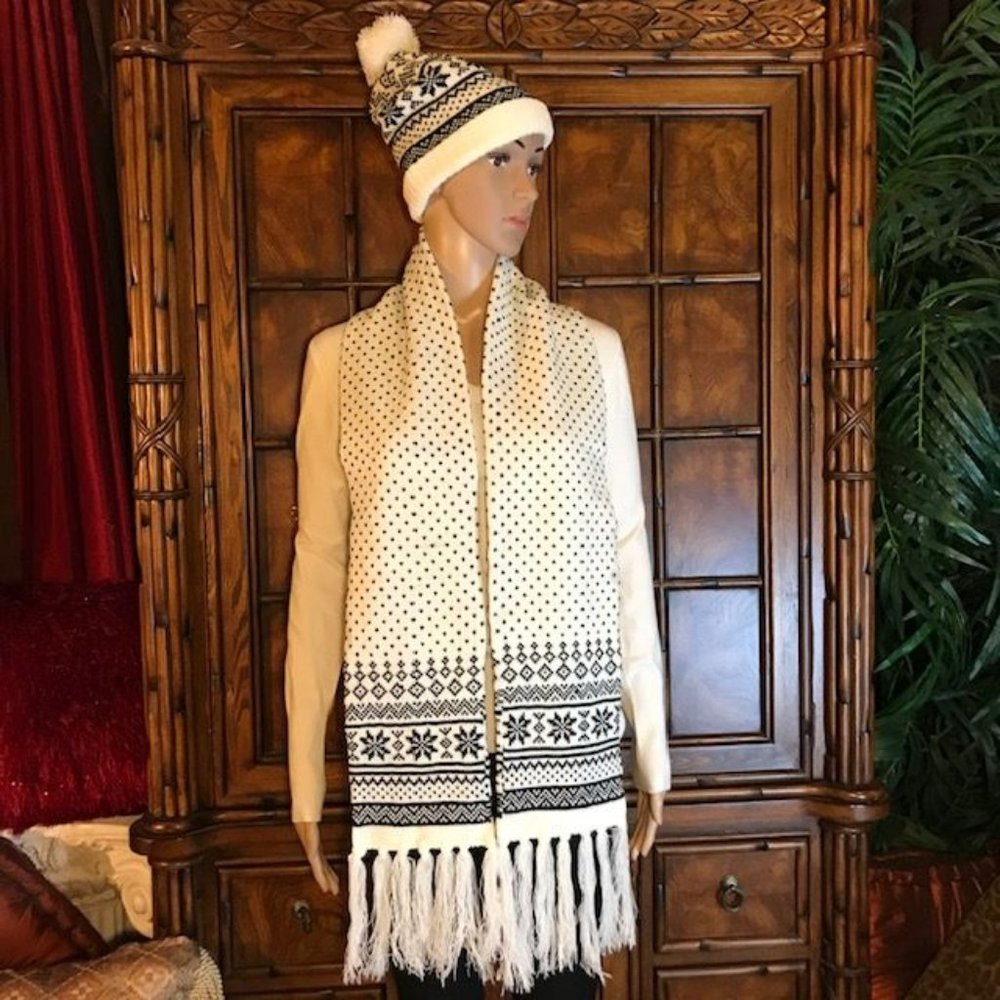 2pc Ivory Black Fair Isle & Hearts Scarf and Hat Set